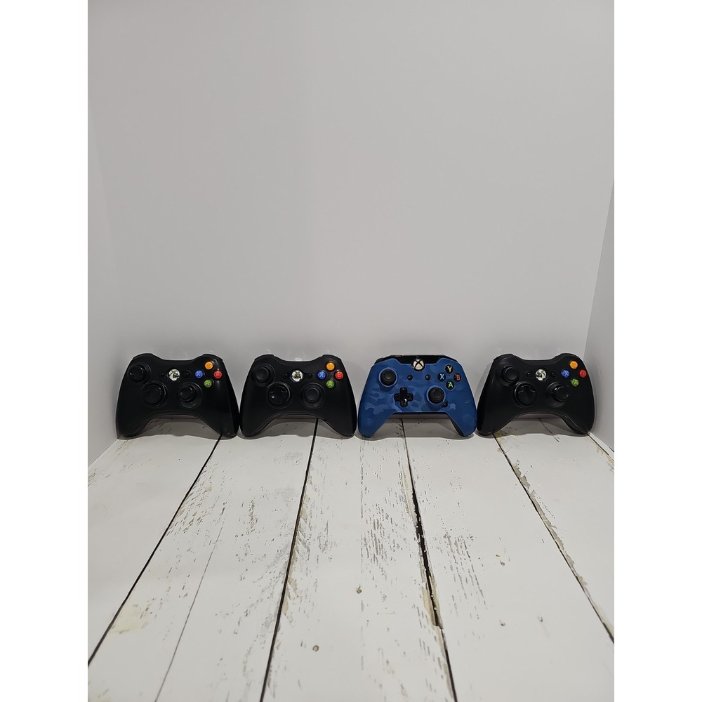 Microsoft Xbox Wireless Controllers Lot of 4 Tested Working